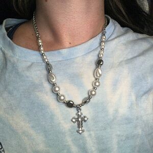 Faux Pearl decor cross charm necklace